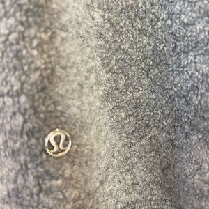 Lululemon Grey sweatshirt women’s size 6